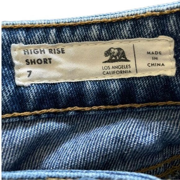 Bullhead High Rise Denim Shorts Size 7 Acid Wash - Picture 7 of 8
